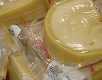 Revealing the secrets of vacuum pump packaging machines : how technology protects food freshness